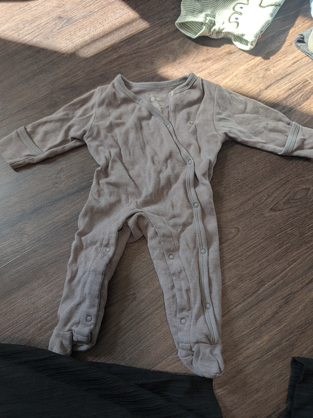 Baby Soy | Taupe Footed Onesie 0-3 Months